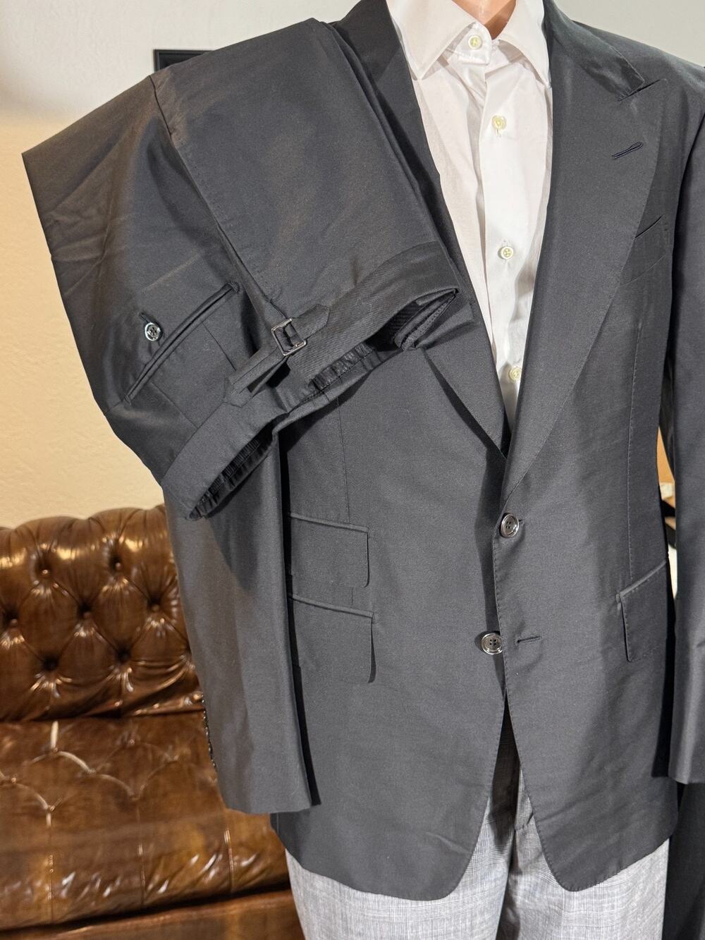 Tom Ford Black Shelton Suit Silk Mohair Peak Lapel 50 40R 35x28.5 Trousers